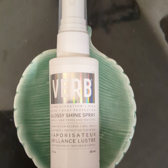 Glossy Shine Spray - Picture 1 of 3